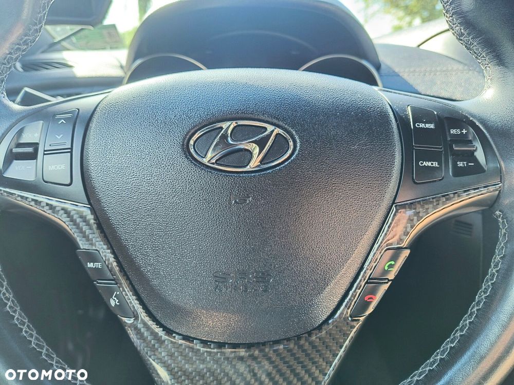 Hyundai Genesis Coupe - 15