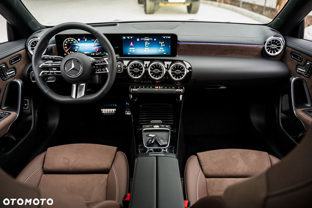 Mercedes-Benz CLA - 21