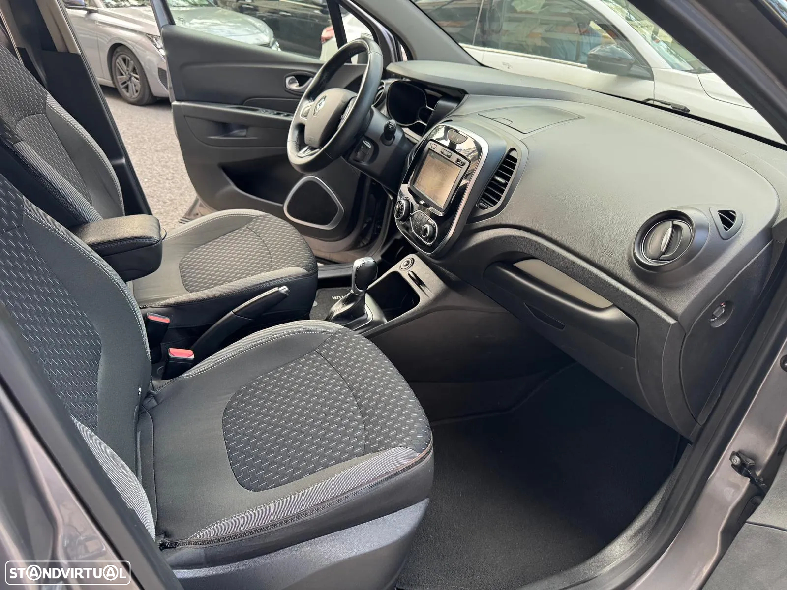 Renault Captur 1.5 dCi Exclusive EDC - 17