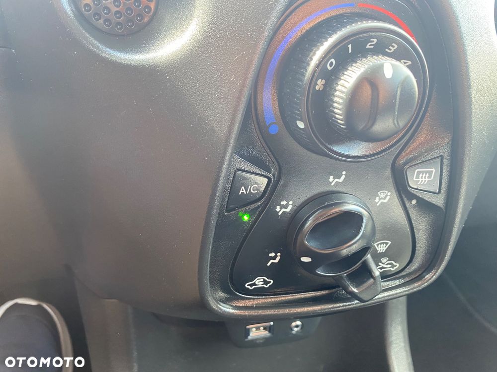 Toyota Aygo x - 33