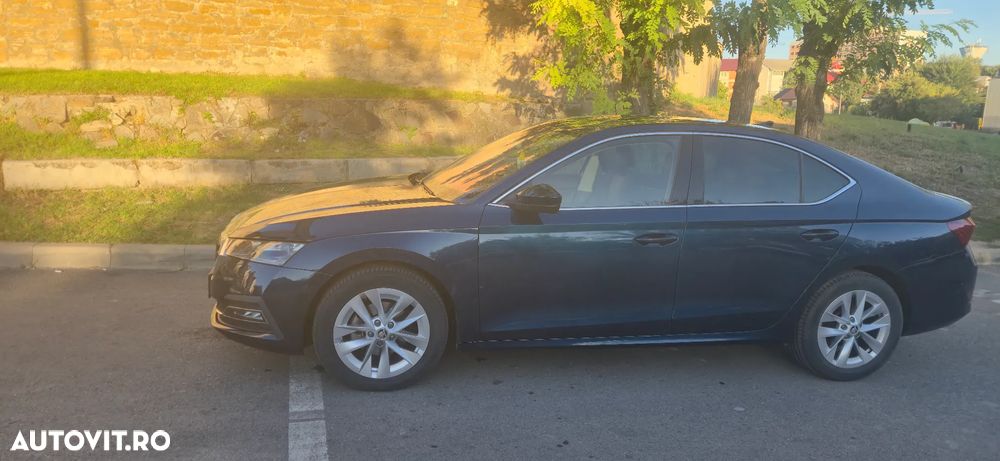 Skoda Octavia 2.0 TDI DSG Style - 2