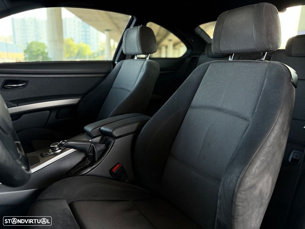 BMW 320 d Coupe Edição M Auto - 7