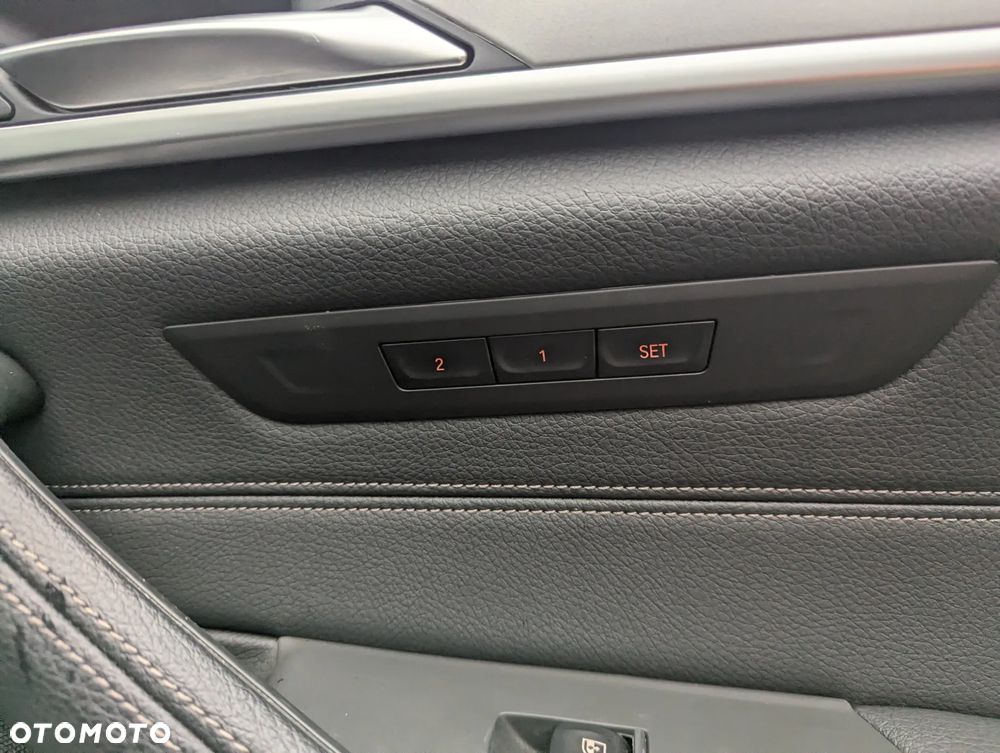 BMW Seria 5 520d Touring Sport Line - 38