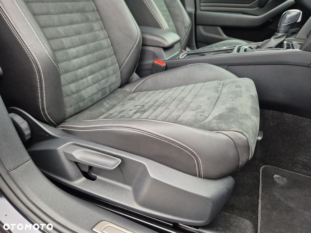 Volkswagen Passat - 31