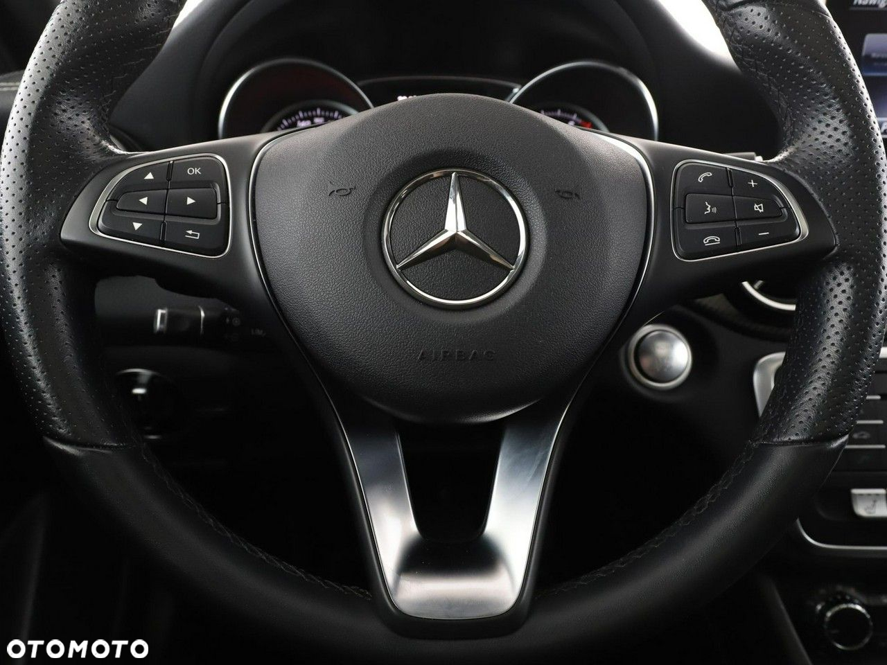 Mercedes-Benz GLA 180 7G-DCT UrbanStyle Edition - 21