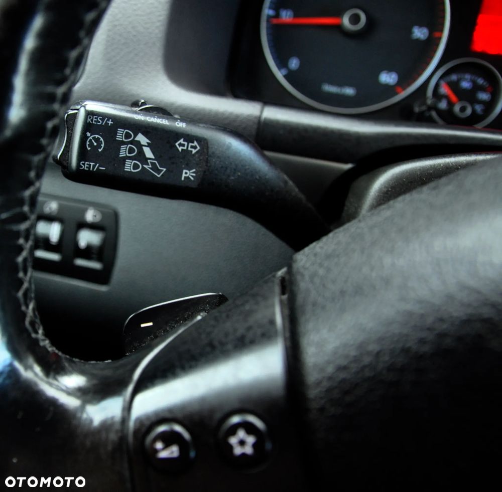 Volkswagen Touran 1.9 TDI Q-Line DSG - 14