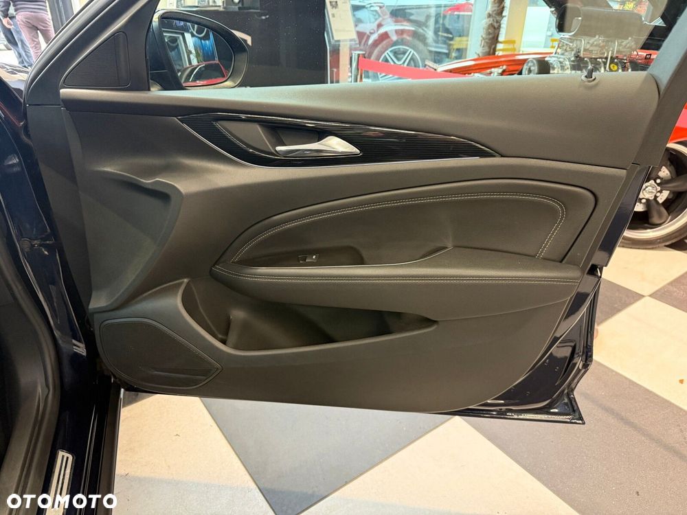 Opel Insignia - 14