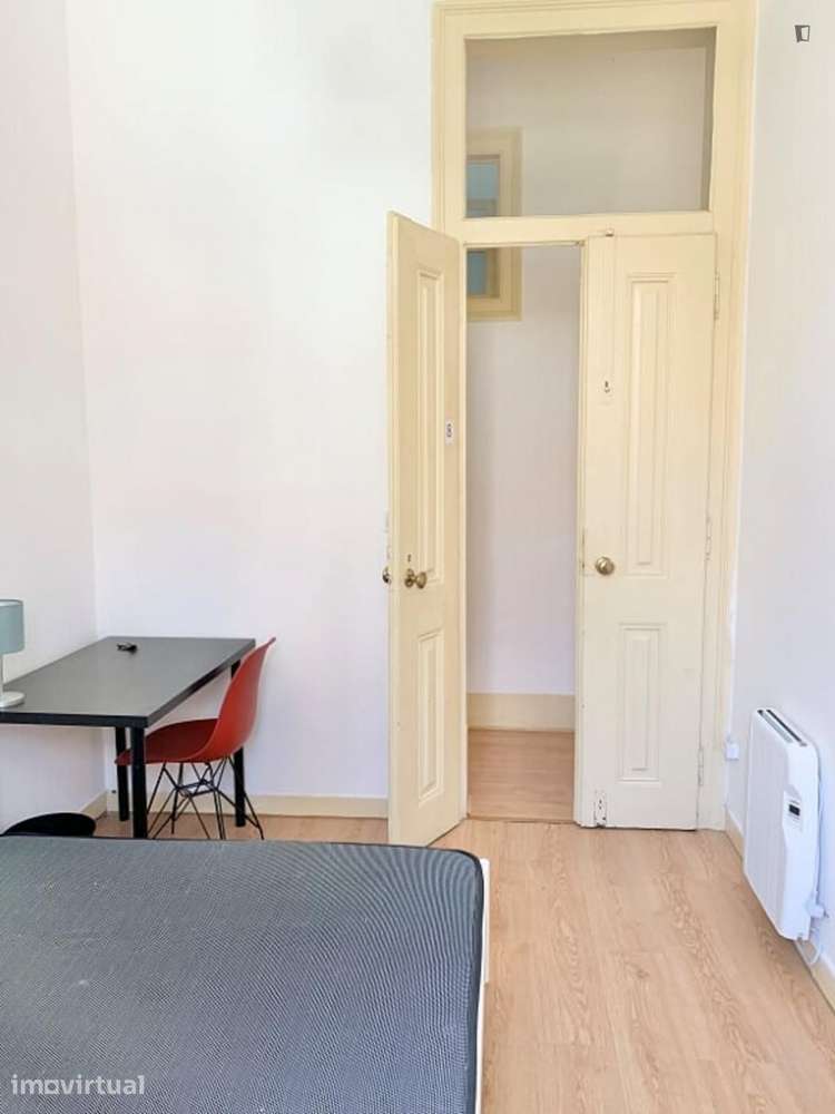 Quarto - localizado em Anjos Lisbon - Grande imagem: 2/27