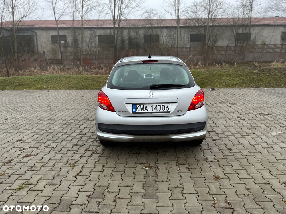 Peugeot 207 - 6