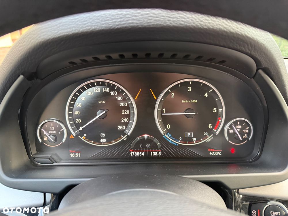 BMW X5 xDrive25d - 28