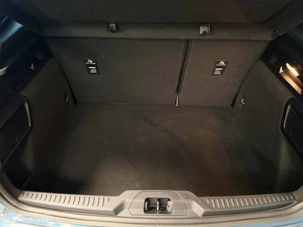 Ford Focus 1.0 EcoBoost MHEV ST-Line - 32