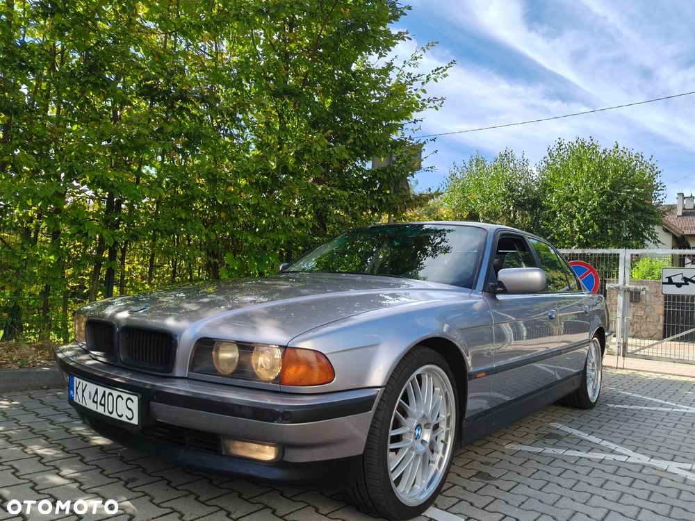 BMW Seria 7 - 8