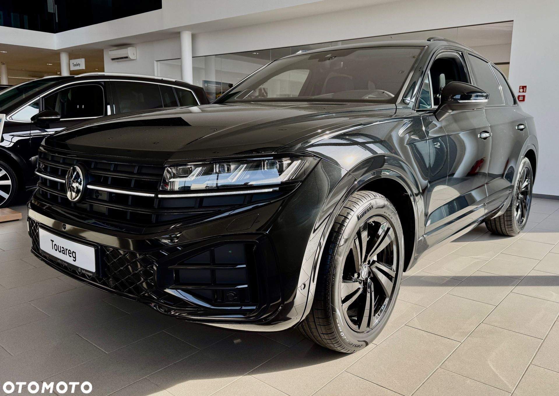 Volkswagen Touareg - 1
