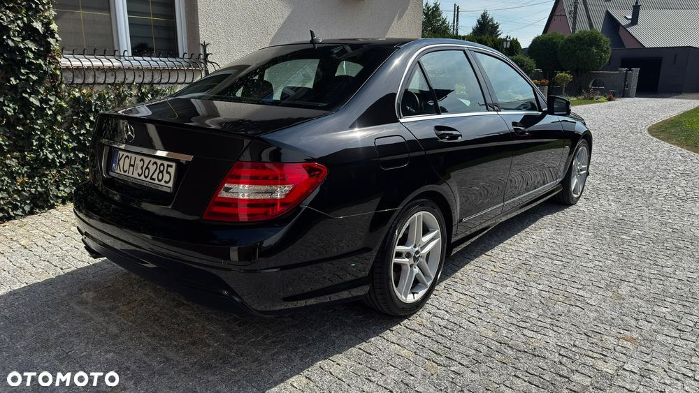 Mercedes-Benz Klasa C 180 CGI BlueEff Avantgarde - 6