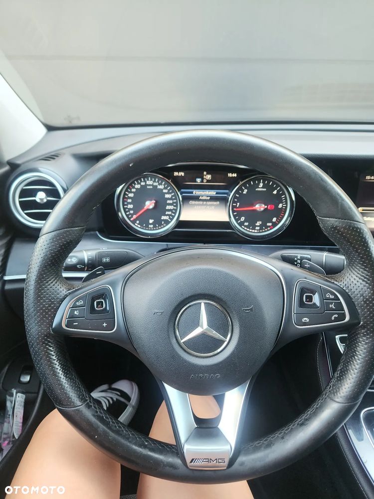Mercedes-Benz Klasa E 220 d 4-Matic 9G-TRONIC - 10