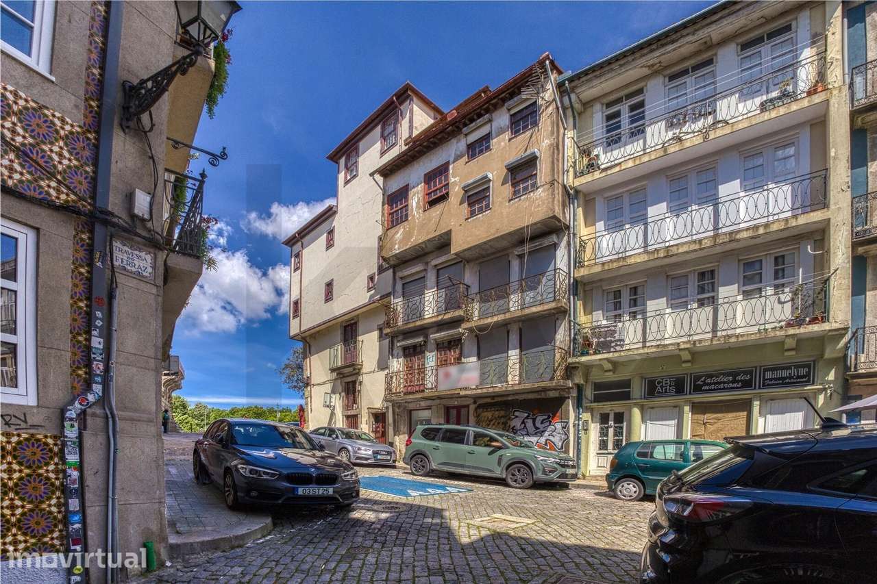 PRÉDIO PARA REABILITAÇÃO TOTAL– RUA DOS CALDEIREIROS, PORTO - Grande imagem: 2/21