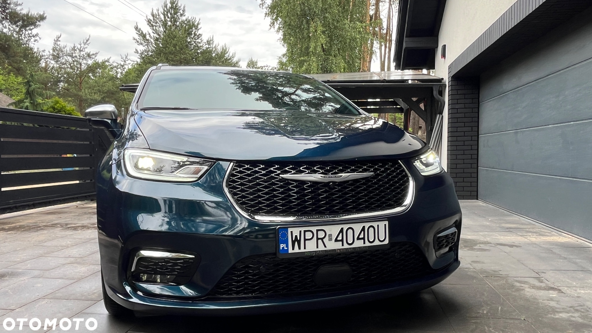 Chrysler Pacifica - 16