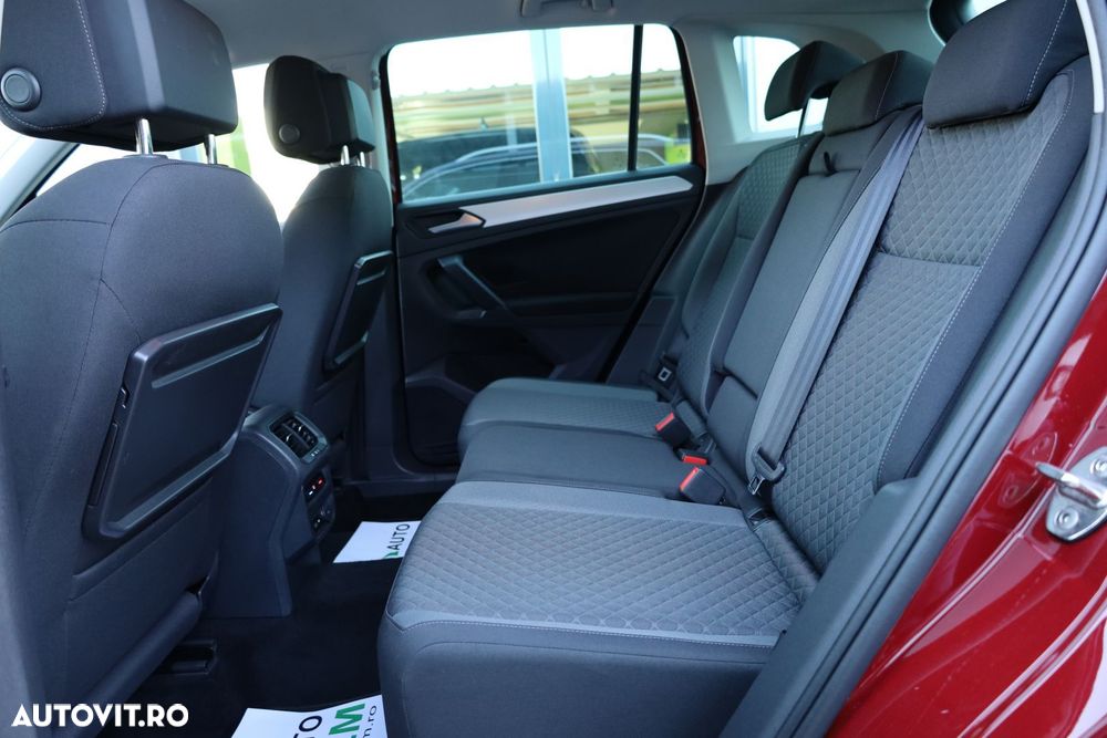 Volkswagen Tiguan - 12