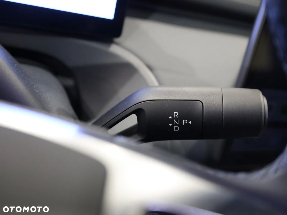 Geely Starray EM-i 1.5 PHEV Pro - 24