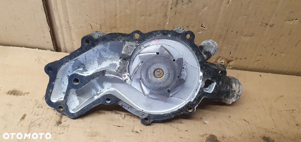 Pompa wody płynu koło Mercedes ML W163 4.0 CDI - 4