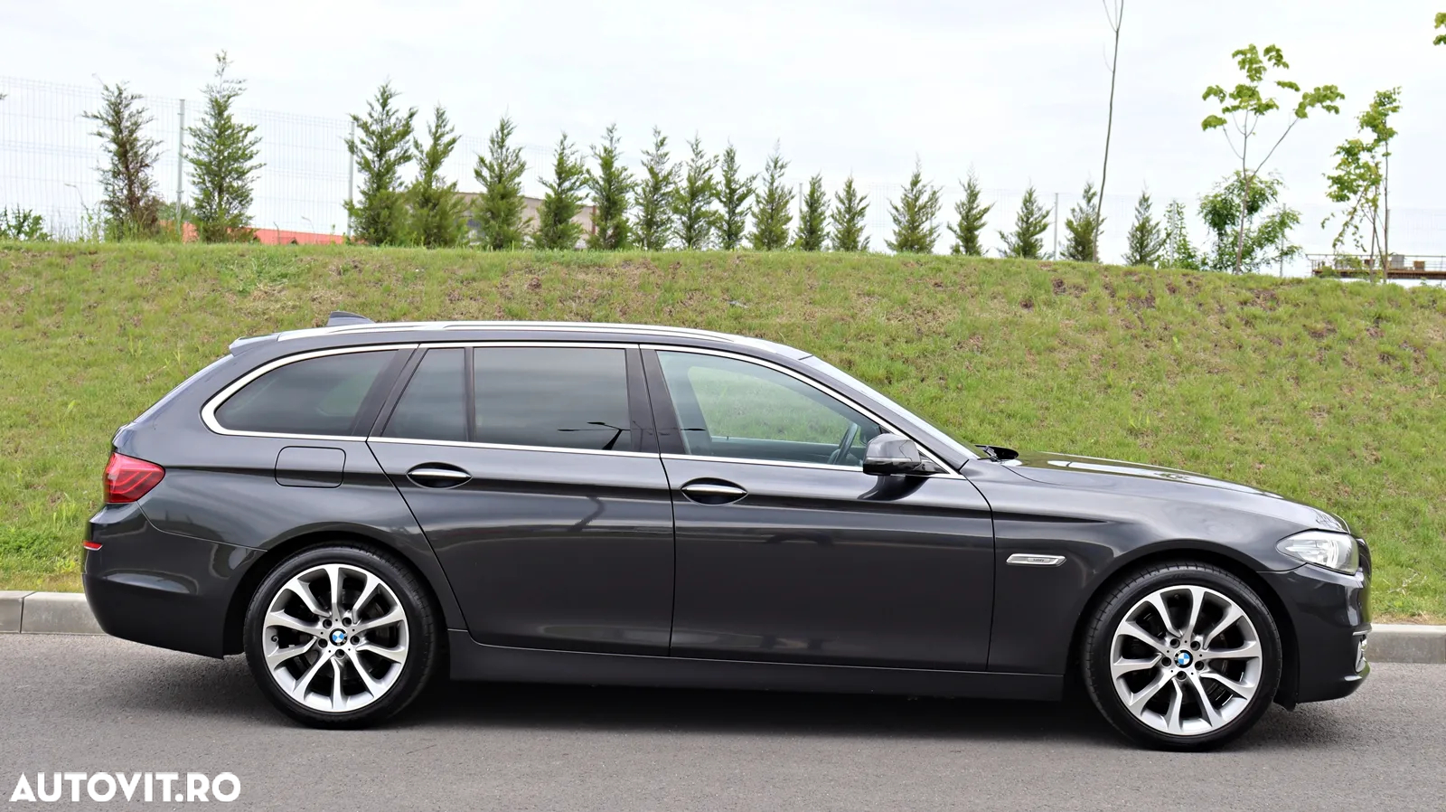 BMW Seria 5 525d Touring Aut. Luxury Line - 7