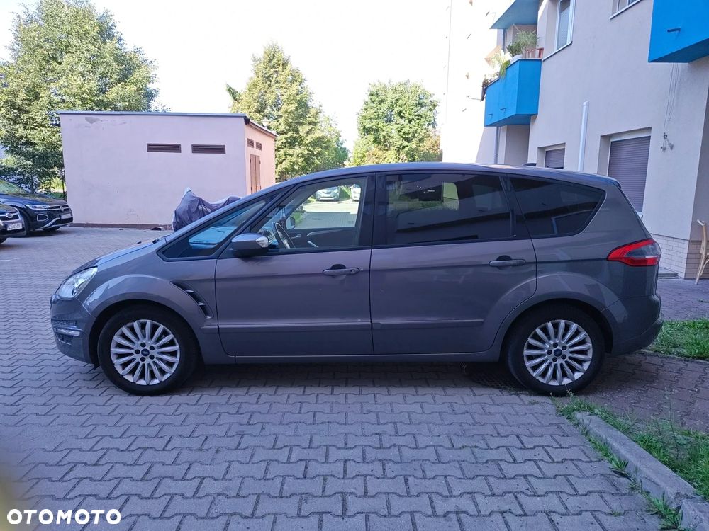 Ford S-Max 2013 photo 2