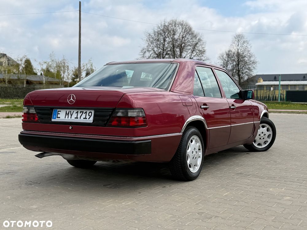Mercedes-Benz W124 (1984-1993) - 22