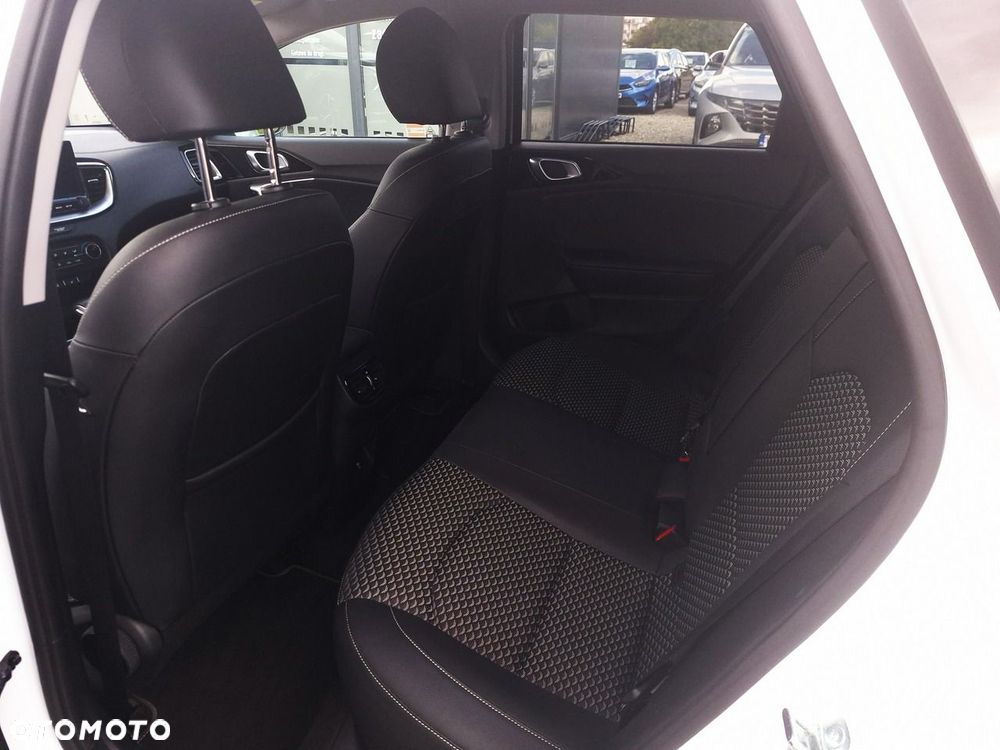 Kia Ceed 1.5 T-GDI Tribute DCT - 23