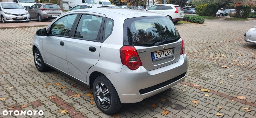 Chevrolet Aveo 2010 photo 4