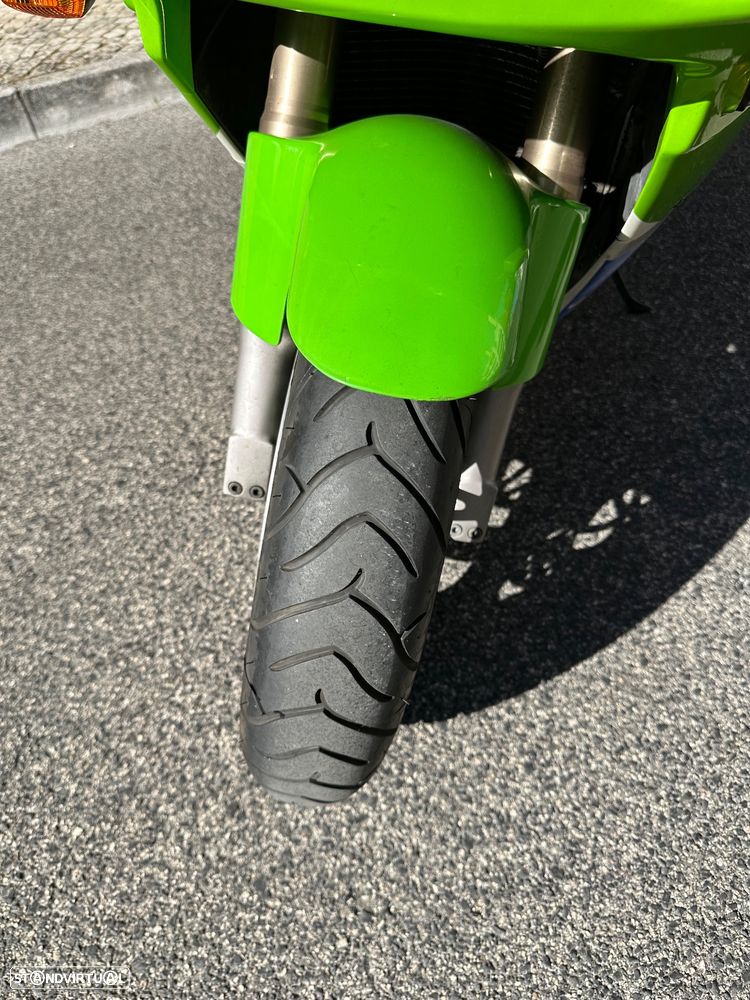 Kawasaki ZXR - 7
