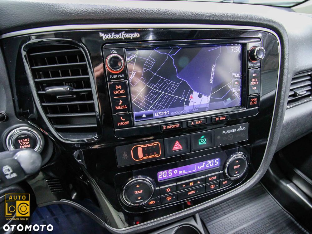 Mitsubishi Outlander 2.0 Instyle Navi 4WD CVT - 20