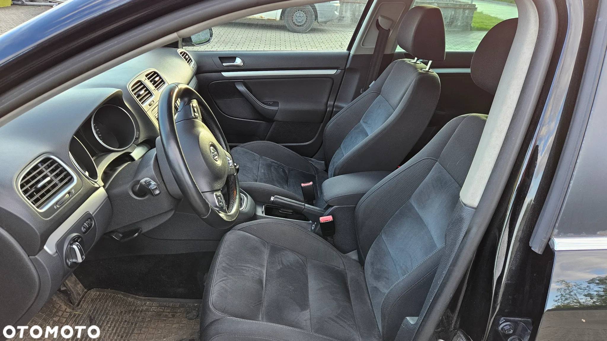 Volkswagen Golf VI 1.6 TDI Highline - 8