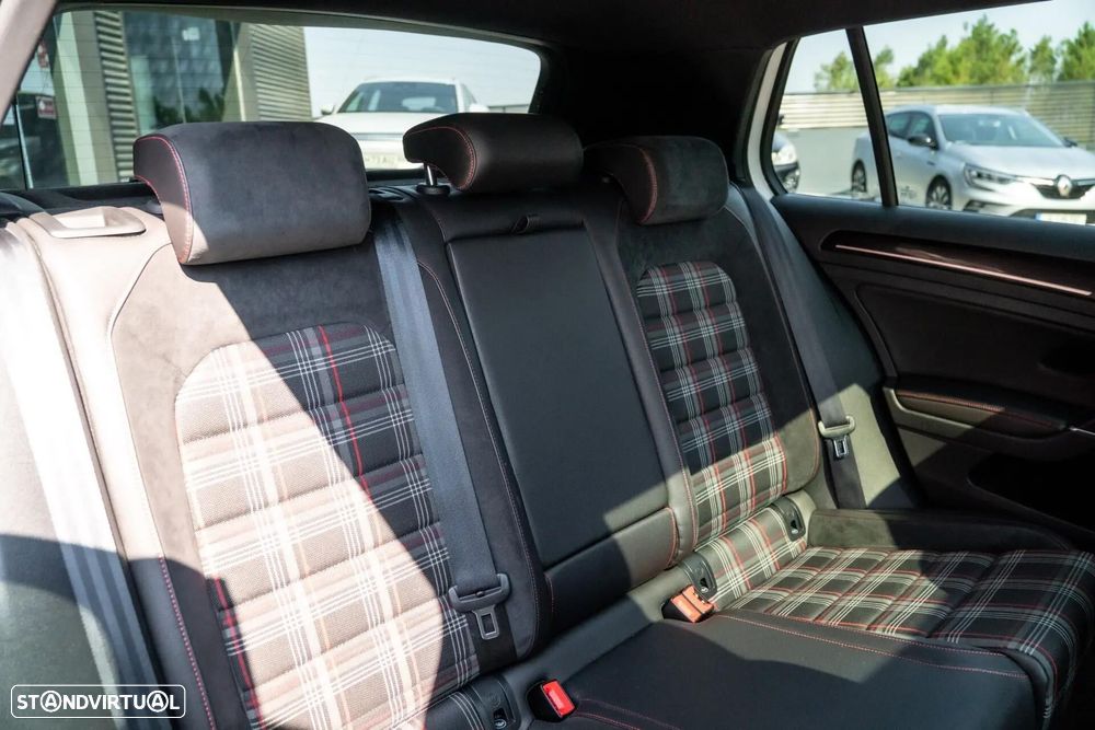 VW Golf 2.0 TSi GTi DSG Performance - 24