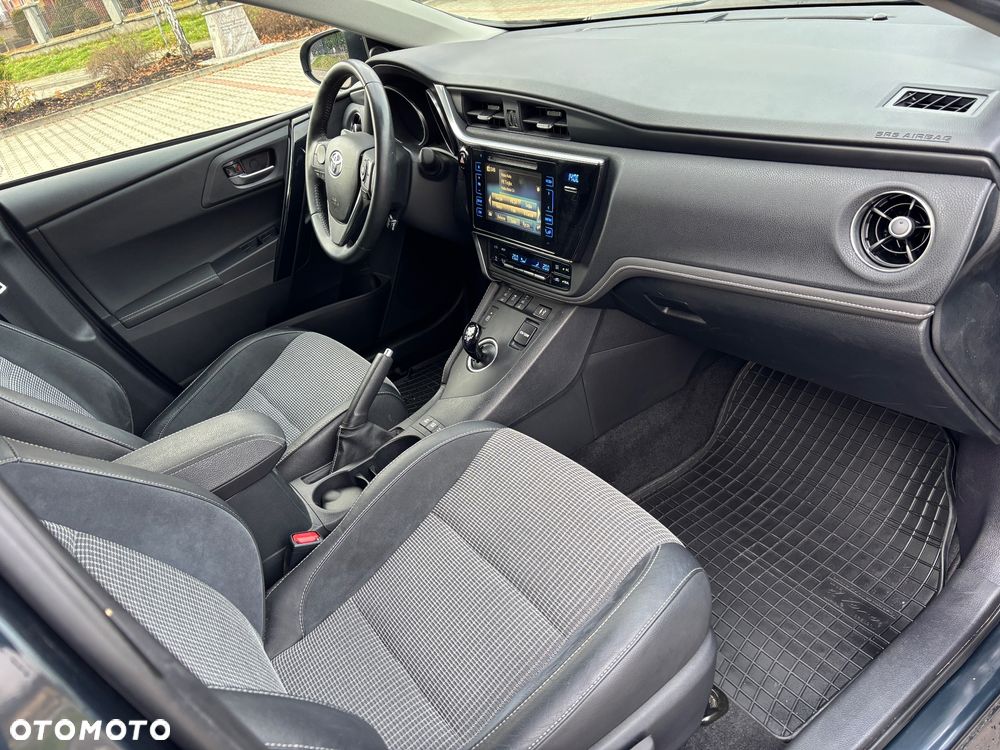 Toyota Auris - 9