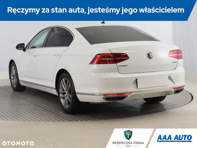 Volkswagen Passat - 6