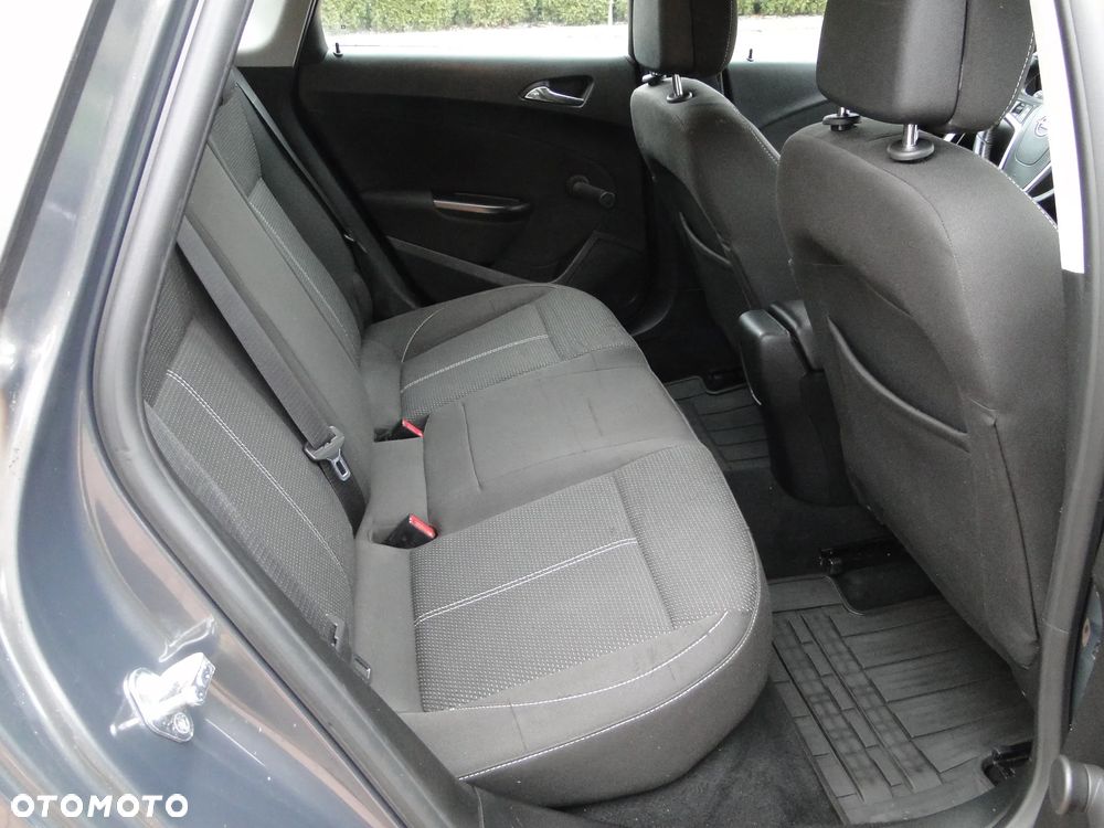 Opel Astra IV 1.7 CDTI Cosmo - 26
