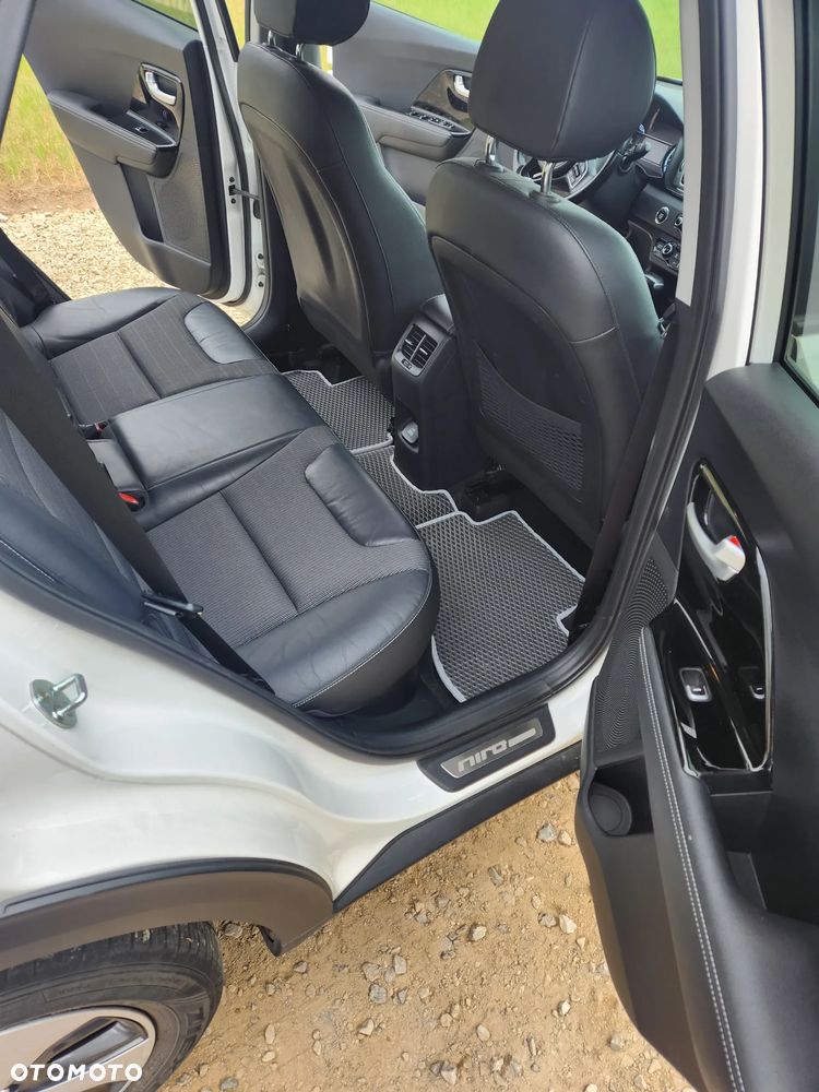 Kia Niro 1.6 GDI Hybrid L - 12