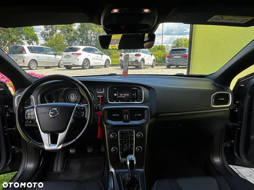 Volvo V40 D2 Momentum - 26