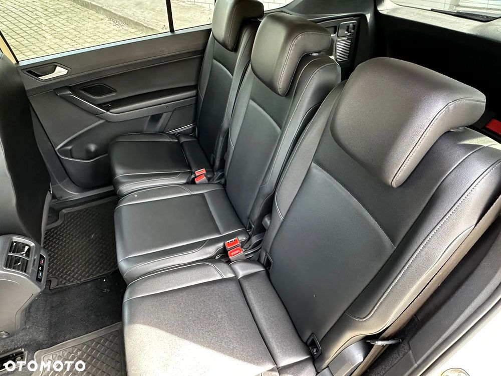 Volkswagen Touran - 20