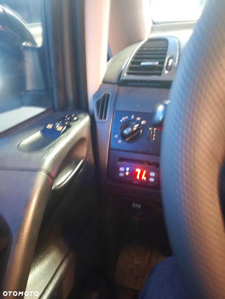 Mercedes-Benz vito - 17