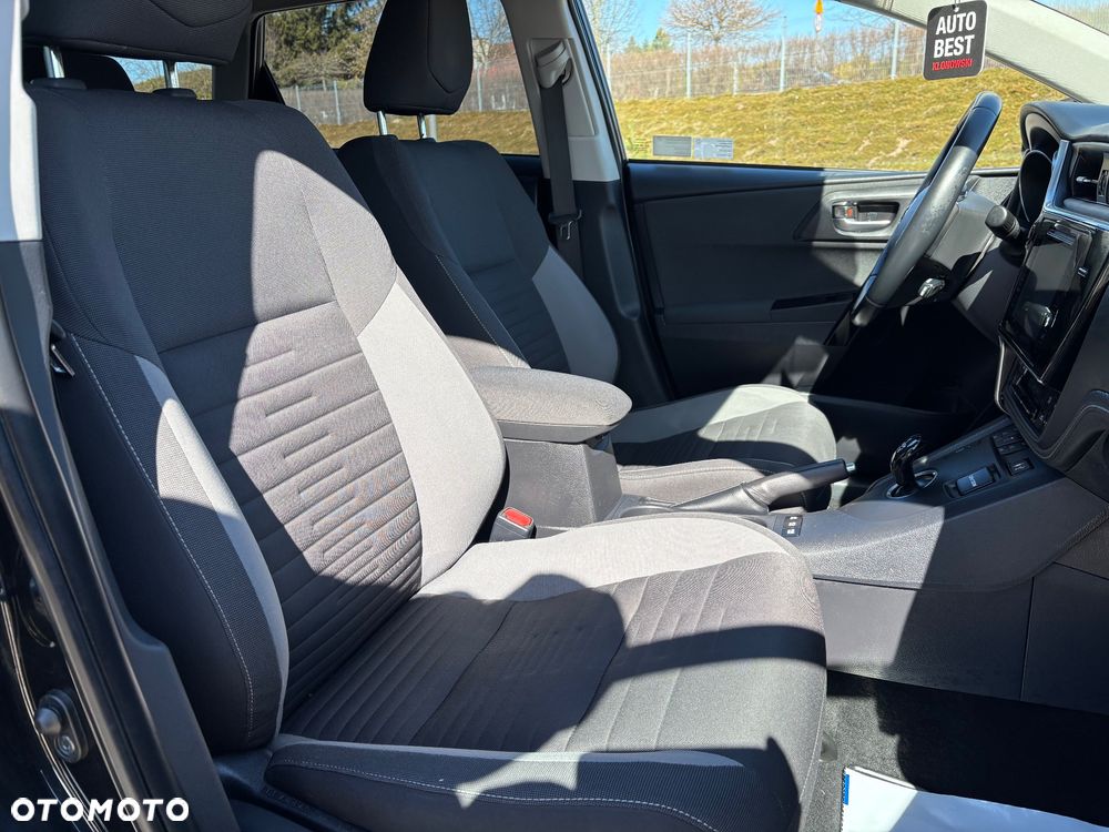 Toyota Auris Hybrid 135 Prestige - 14