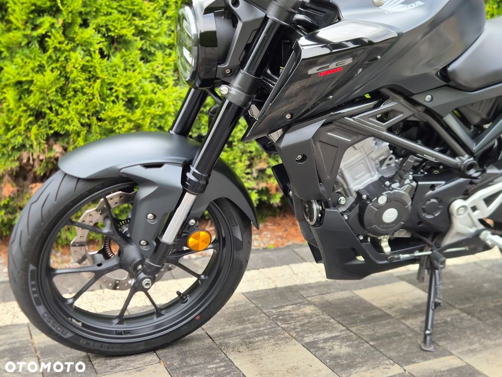 Honda CB - 22