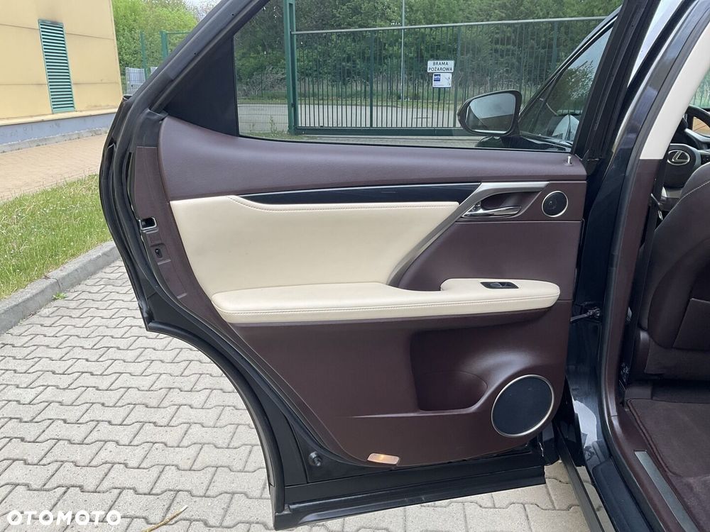 Lexus RX - 16