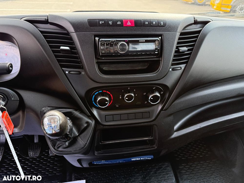 Iveco Daily 35C12 - 12