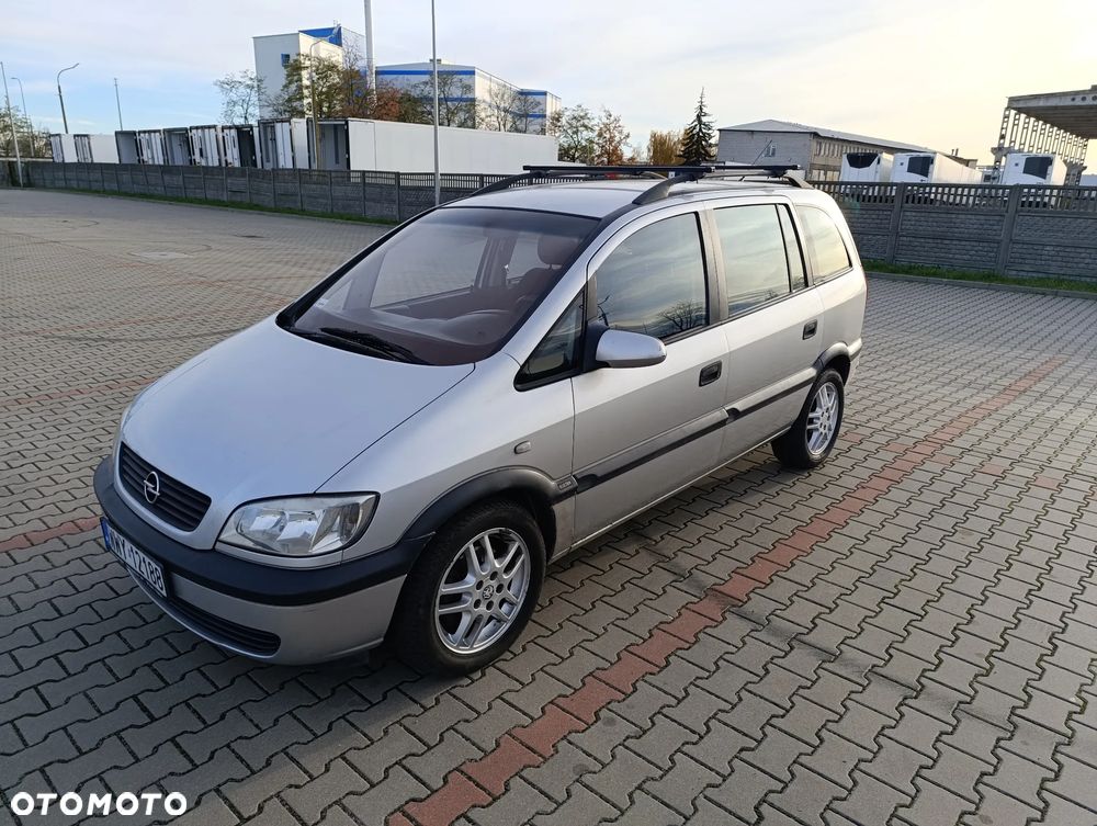 Opel Zafira 2.0 DTI - 1