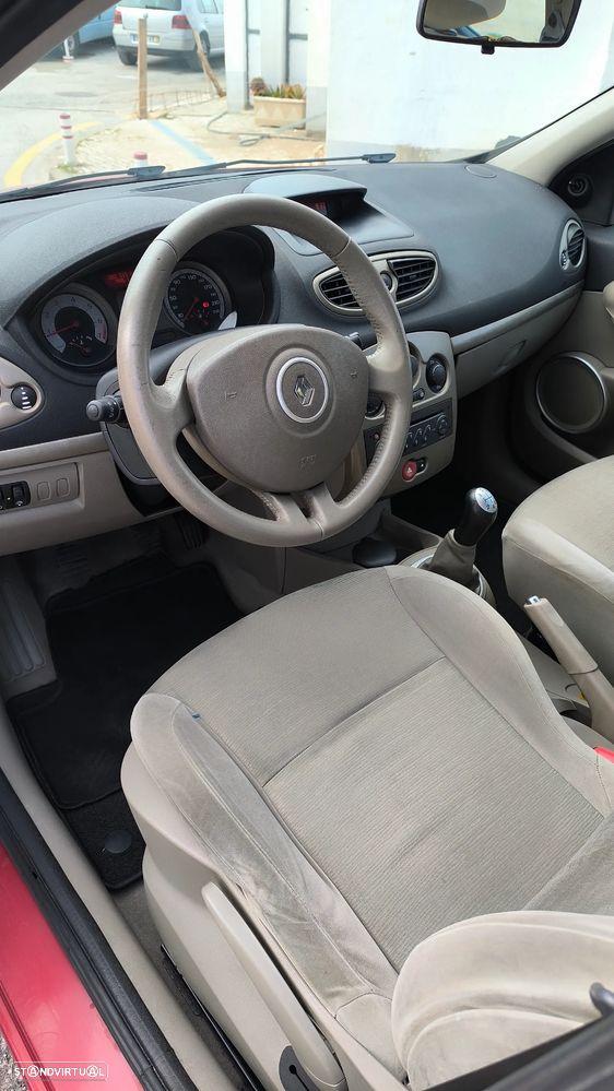 Renault Clio 1.2 16V Confort Privilège - 13