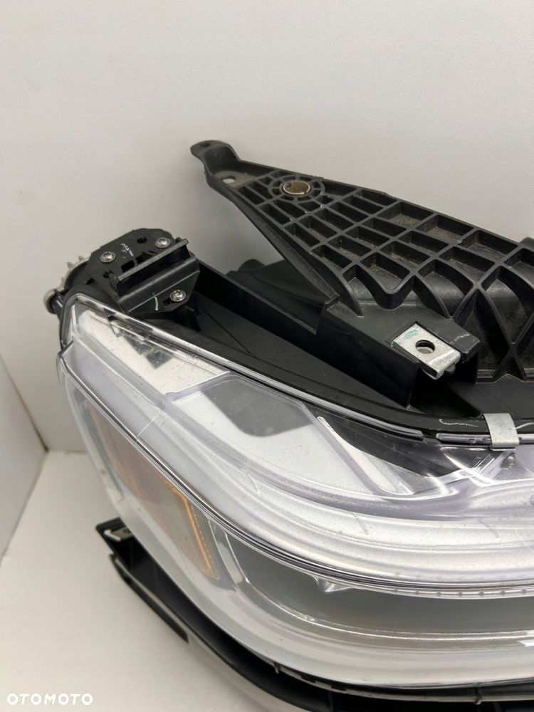 DODGE RAM 19-23 LAMPA FULL LED LEWA PRAWA PRZÓD - 8