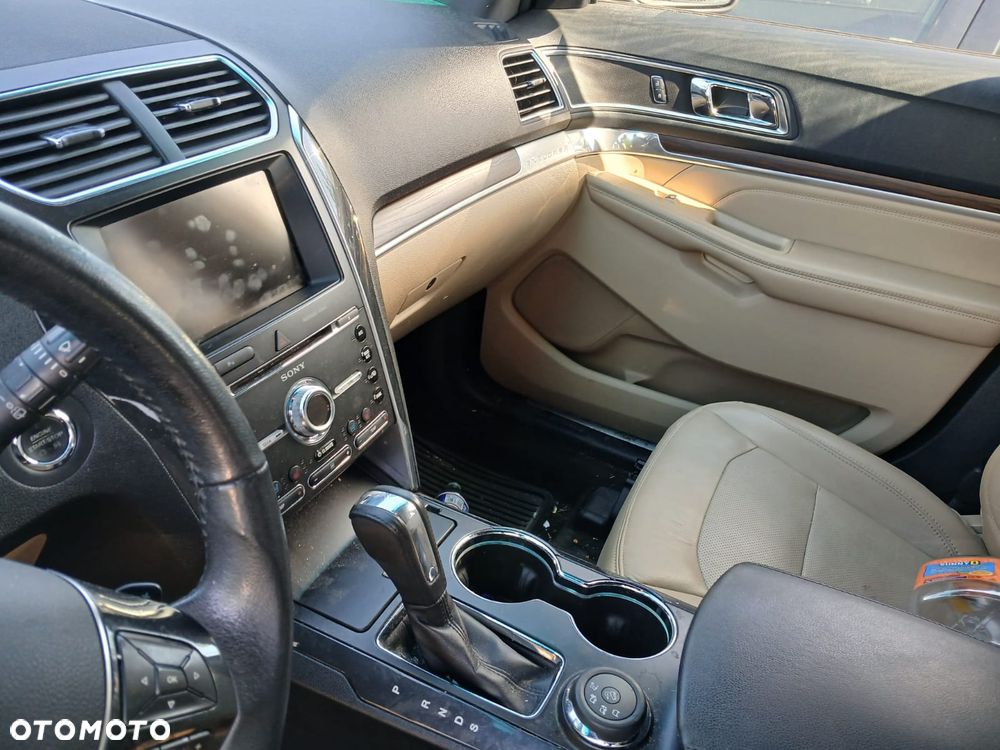 Ford Explorer - 18
