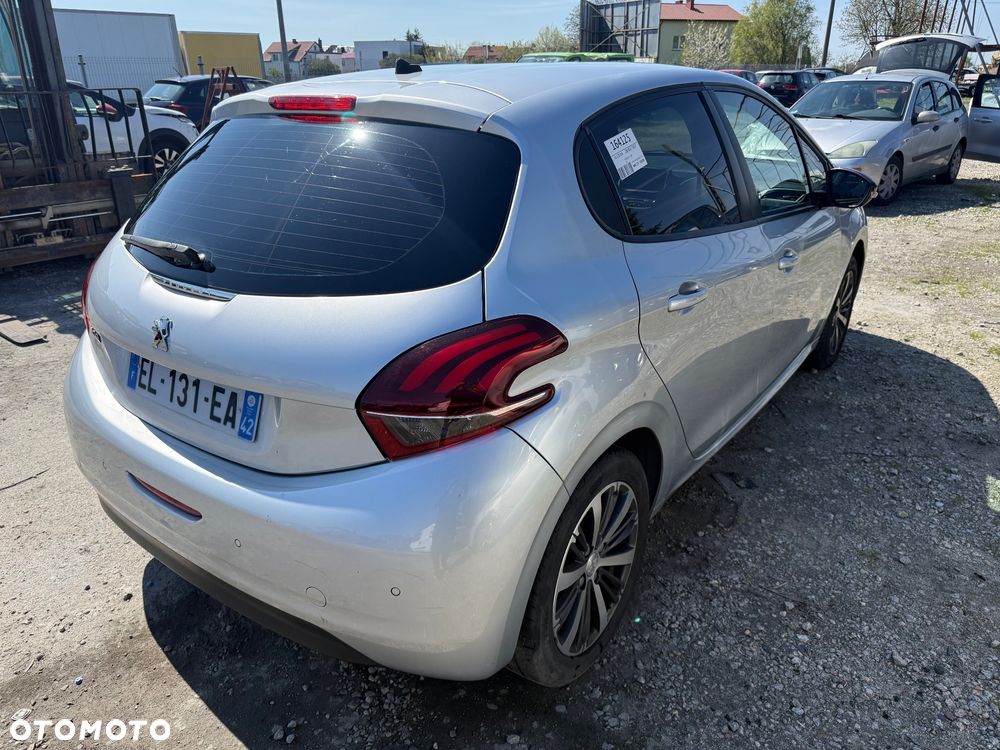 Peugeot 208 - 2