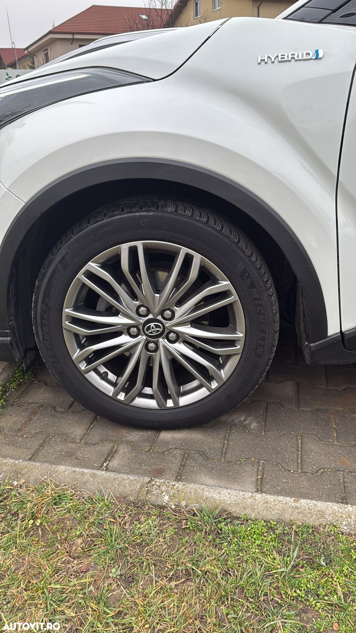 Toyota C-HR 2.0 HSD 184 CP 4x2 CVT Classy Bi-Tone - 8